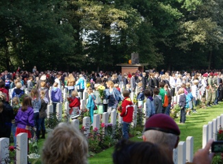 轰炸电话在线下单